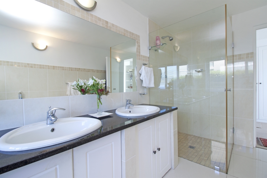 4 Bedroom Property for Sale in Fish Hoek Western Cape
